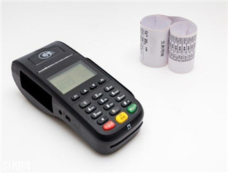 怎么在pos机上刷磁条卡？