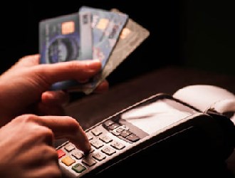 银联pos机刷卡卡怎么放?